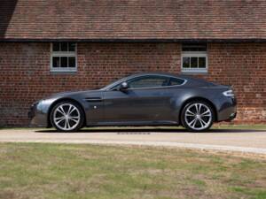 Bild 13/79 von Aston Martin V12 Vantage (2011)