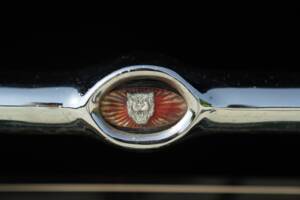 Image 20/50 de Jaguar E-Type (1968)