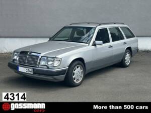 Image 1/15 of Mercedes-Benz 300 TD (1992)