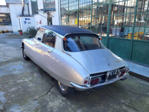 Image 11/36 of Citroën DS 20 (1974)