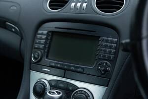 Image 34/41 of Mercedes-Benz SL 350 (2007)