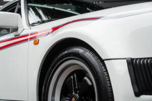 Image 45/50 of Porsche 911 Turbo LE (1989)