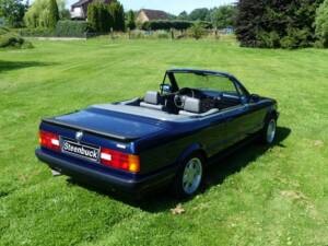 BMW 320i Cabriolet (E30) 1992