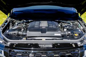 Image 42/49 of Land Rover Range Rover V8 Armoured (2022)