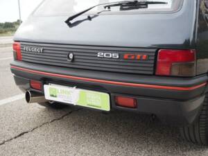 Bild 20/50 von Peugeot 205 GTi 1.9 (1988)