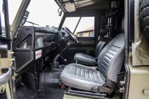 Bild 30/41 von Land Rover Defender 90 Td5 (1998)