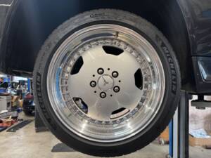 Imagen 30/46 de Mercedes-Benz 500 SL 6.0 AMG (1992)