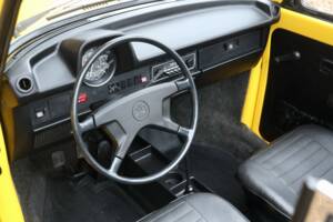 Image 3/50 de Volkswagen Beetle 1303 (1975)