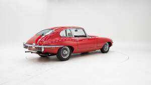 Image 2/15 de Jaguar Type E (2+2) (1969)