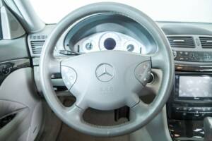 Bild 8/50 von Mercedes-Benz E 320 T 4MATIC (2004)