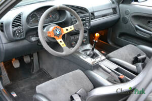 Image 18/50 of BMW 323i (1998)