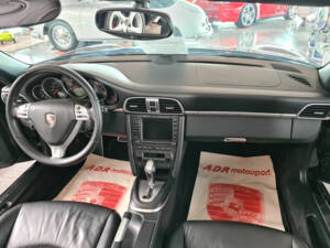 Imagen 8/15 de Porsche 911 Carrera 4S (2007)