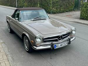 Image 9/99 de Mercedes-Benz 280 SL (1971)