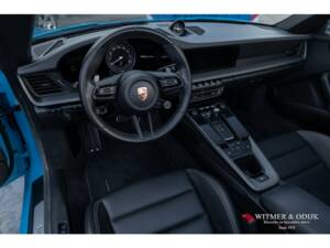 Image 23/42 of Porsche 911 Carrera (2020)