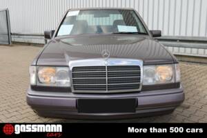 Bild 2/15 von Mercedes-Benz 300 D (1990)