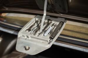Image 20/76 of BMW 323i (1982)