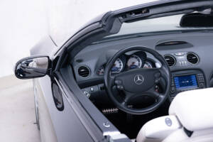 Bild 11/43 von Mercedes-Benz SL 55 AMG (2007)