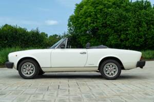 Image 6/50 de FIAT Spider 2000 Pininfarina 50th Anniversary Edition (1981)