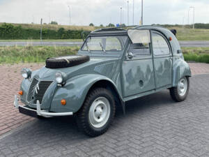 Imagen 2/9 de Citroën 2 CV Sahara 4x4 (1963)