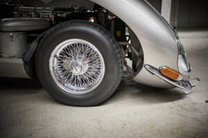 Image 99/99 of Jaguar E-Type 3.8 (1964)