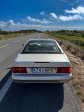 Image 4/51 of Mercedes-Benz SL 320 (1996)