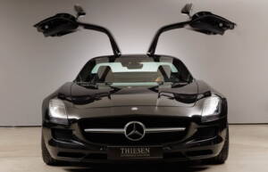 Image 4/34 of Mercedes-Benz SLS AMG (2013)