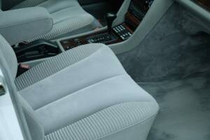 Bild 29/50 von Mercedes-Benz 500 SE (1990)