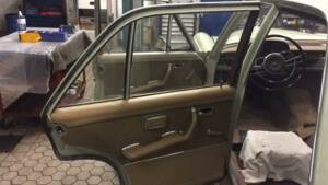 Image 36/52 of Mercedes-Benz 250 SE (1966)
