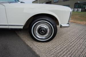 Image 22/33 de Mercedes-Benz 230 SL (1965)