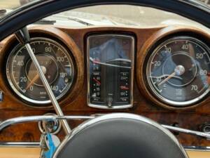 Bild 15/50 von Mercedes-Benz 220 SE b (1966)