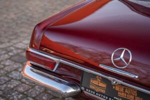 Image 14/70 de Mercedes-Benz 230 SL (1966)