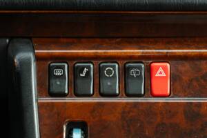 Bild 42/50 von Mercedes-Benz 300 E-24 (1989)