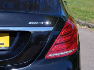 Bild 17/50 von Mercedes-Benz S 63 AMG (2015)
