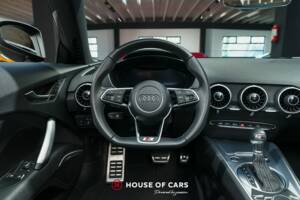 Image 17/25 of Audi TT 45 TFSI Quattro (2019)