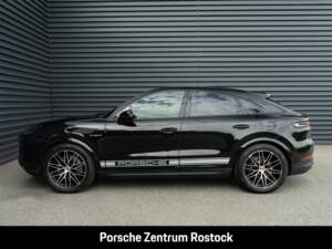 Imagen 12/34 de Porsche Cayenne Coupé E-Hybrid (2025)