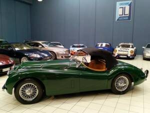 Image 4/57 of Jaguar XK 120 SE OTS (1953)