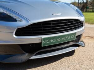 Image 33/80 of Aston Martin Vanquish (2013)