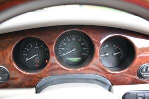 Immagine 48/50 di Jaguar XJ 8 Executive (2002)