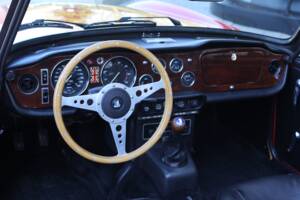 Image 34/49 of Triumph TR 6 (1976)