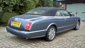 Image 14/50 of Bentley Azure (2007)