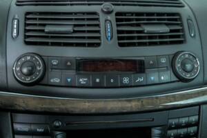 Bild 25/50 von Mercedes-Benz E 200 Kompressor T (2003)