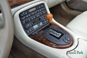 Imagen 49/50 de Jaguar XK8 4.0 (1998)