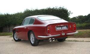 Image 3/23 of Aston Martin DB 6 (1966)