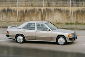 Image 10/69 de Mercedes-Benz 190 E 2.3-16 (1988)