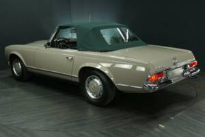 Image 31/50 de Mercedes-Benz 280 SL (1970)