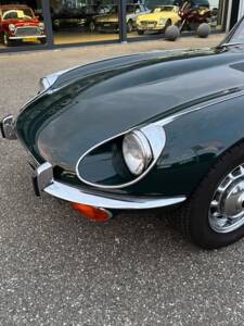 Image 38/46 de Jaguar Type E V12 (2+2) (1972)