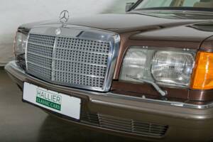 Image 8/20 of Mercedes-Benz 500 SEL (1982)