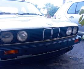 Image 8/51 of BMW 318i (1985)