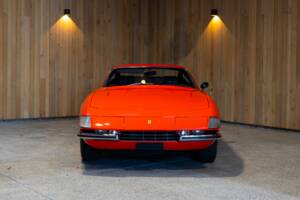 Image 17/74 of Ferrari 365 GTB/4 Daytona (1971)
