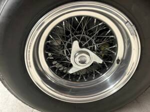 Image 47/50 of Ferrari 330 GT 2+2 (1965)